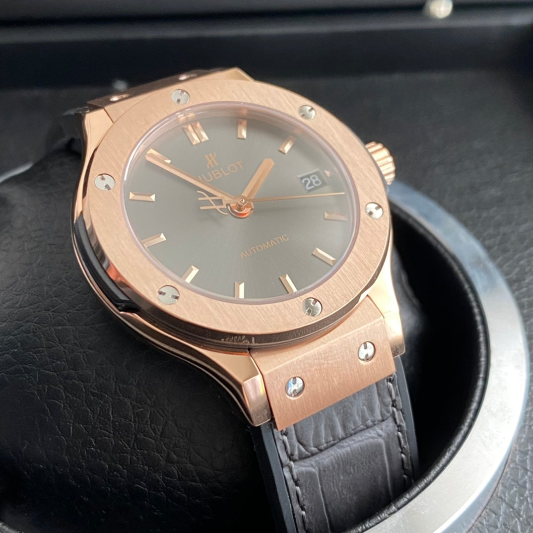 Hublot Classic Fusion 38mm Women’s Luxury Watch