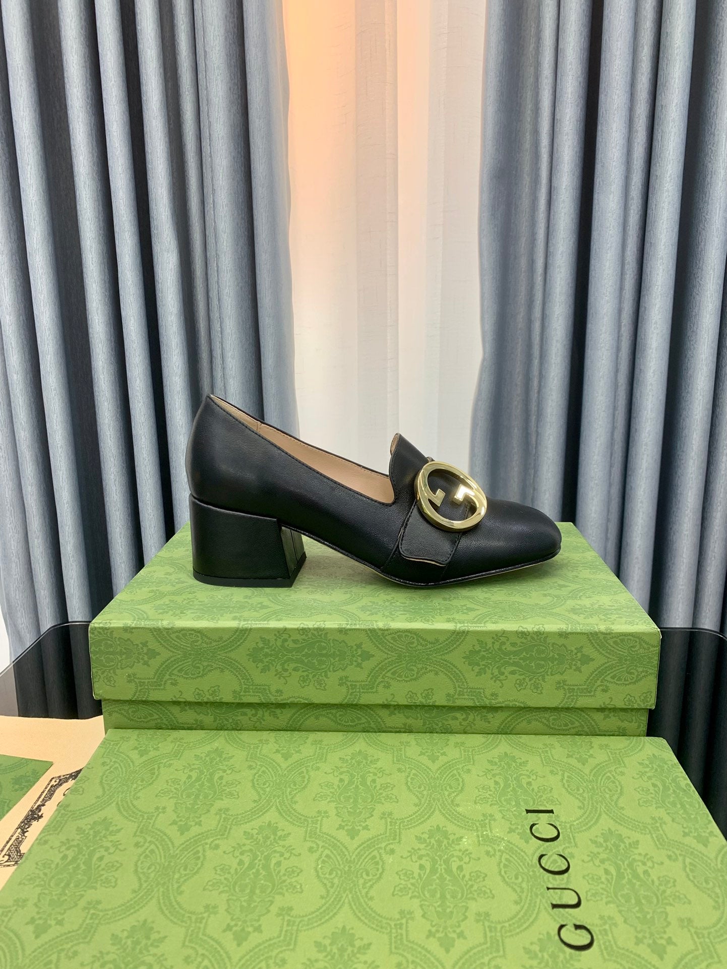 Gucci-Inspired Luxury 2022 Early Fall Double GG Leather Loafers