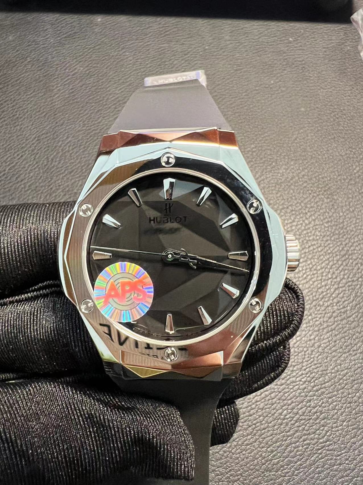 Hublot Luxury Watch – Bold Design, Precision Craft