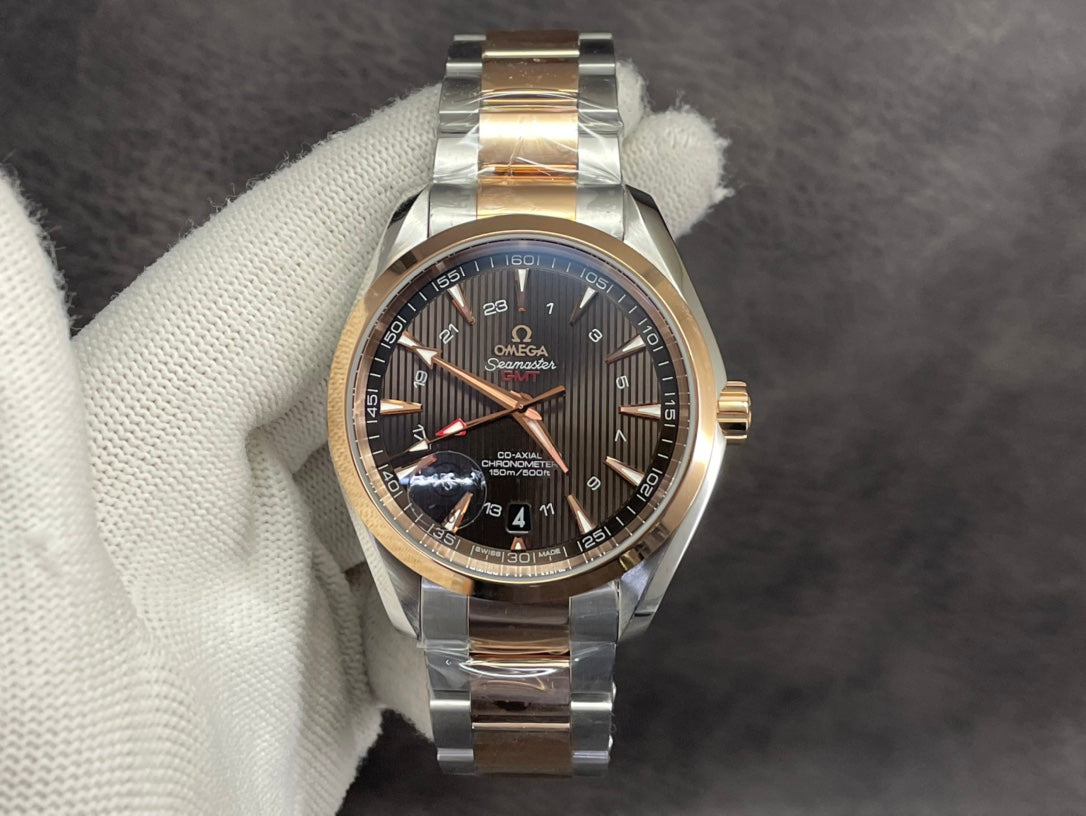 Luxury GMT Teak Dial – 41.5mm
