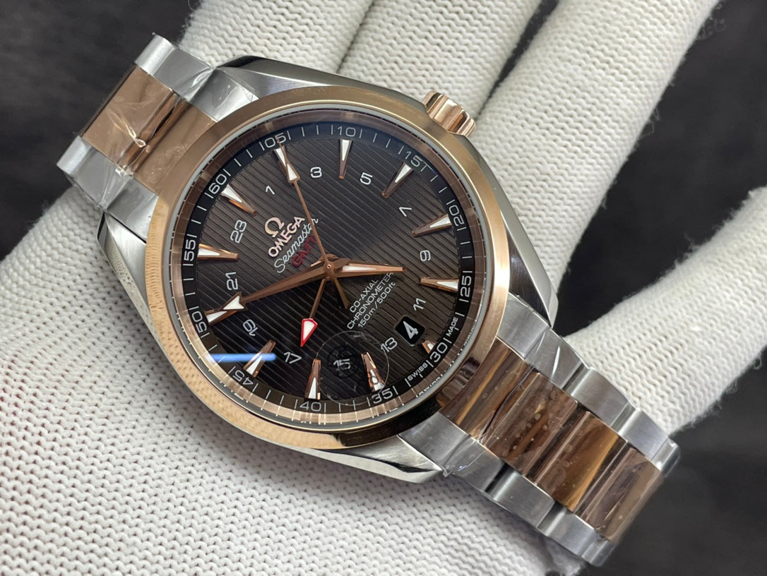 Luxury GMT Teak Dial – 41.5mm