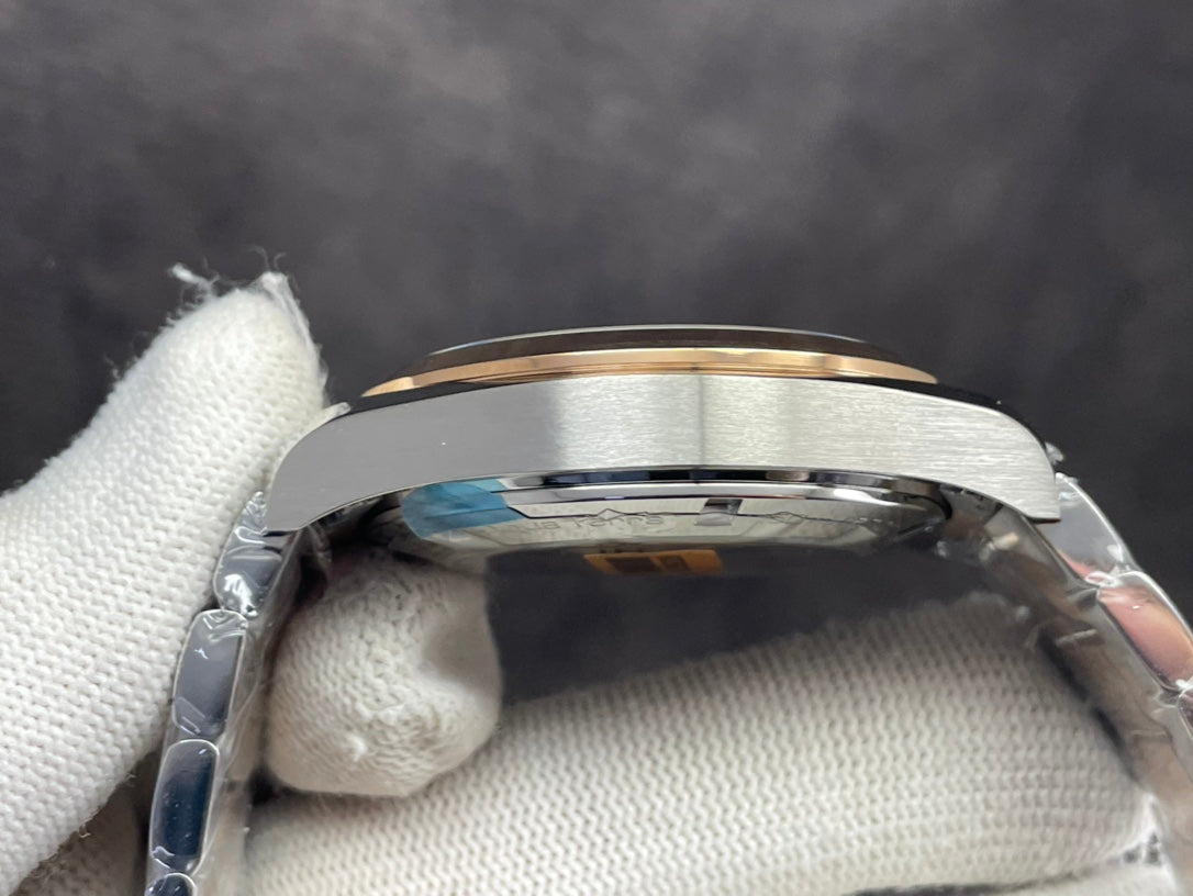 Luxury GMT Teak Dial – 41.5mm