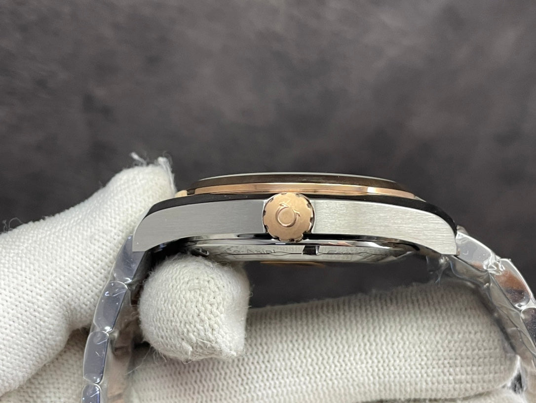 Luxury GMT Teak Dial – 41.5mm
