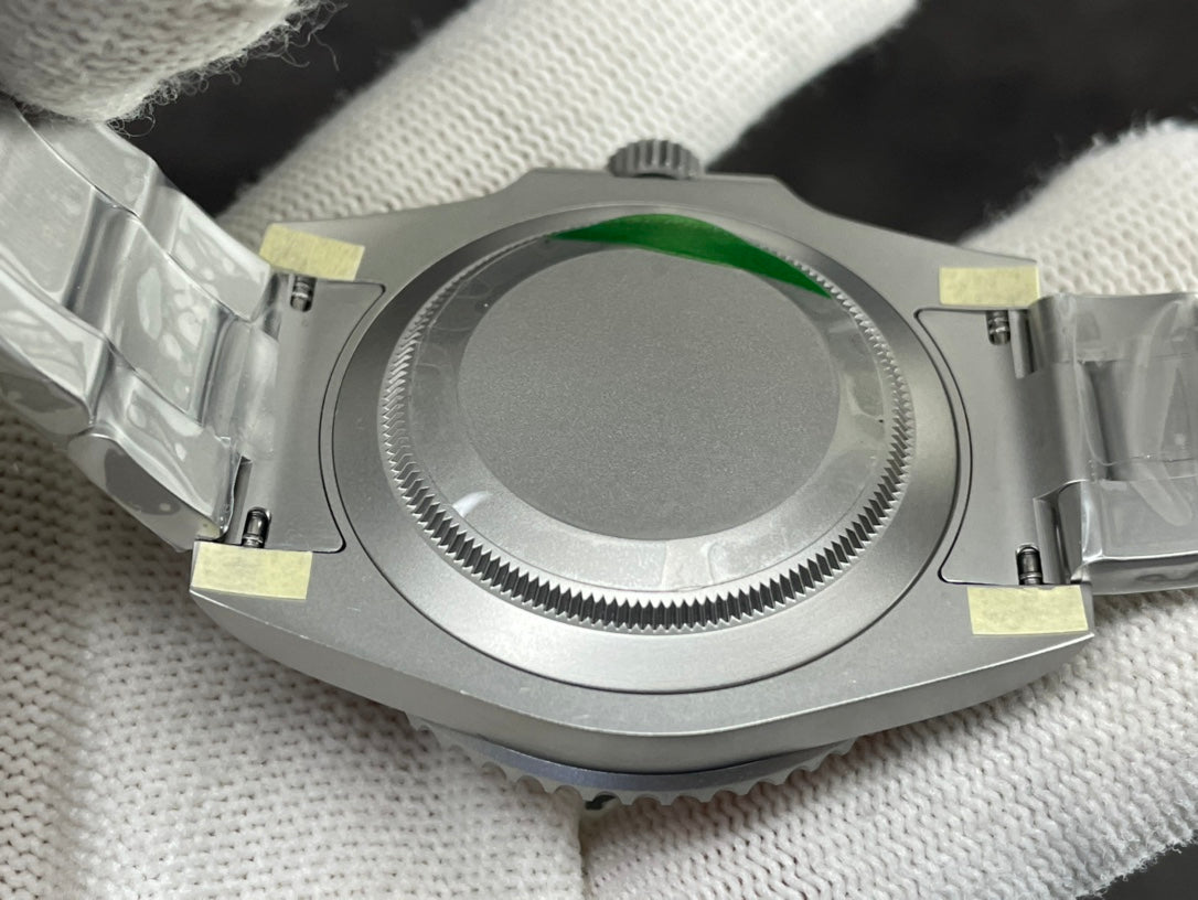 Submariner – Champagne Dial & Real Carbon Bezel