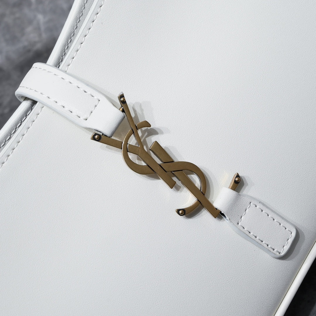 LE 5 À 7 Shoulder Bag – Inspired by French Cinema