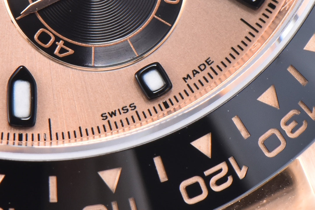 GMT  – “Victoria Champagne Dial”