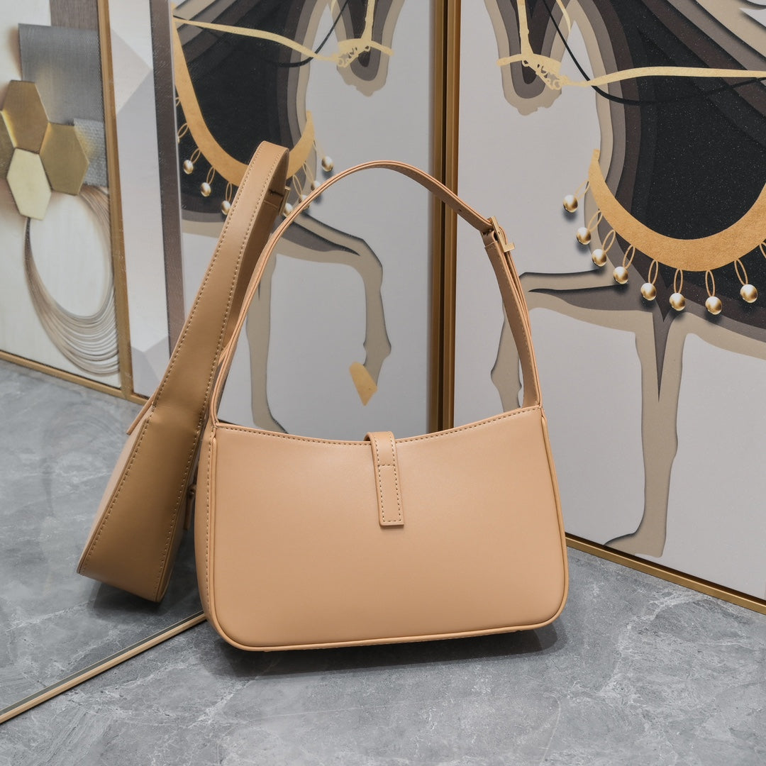 LE 5 À 7 Shoulder Bag – Inspired by French Cinema