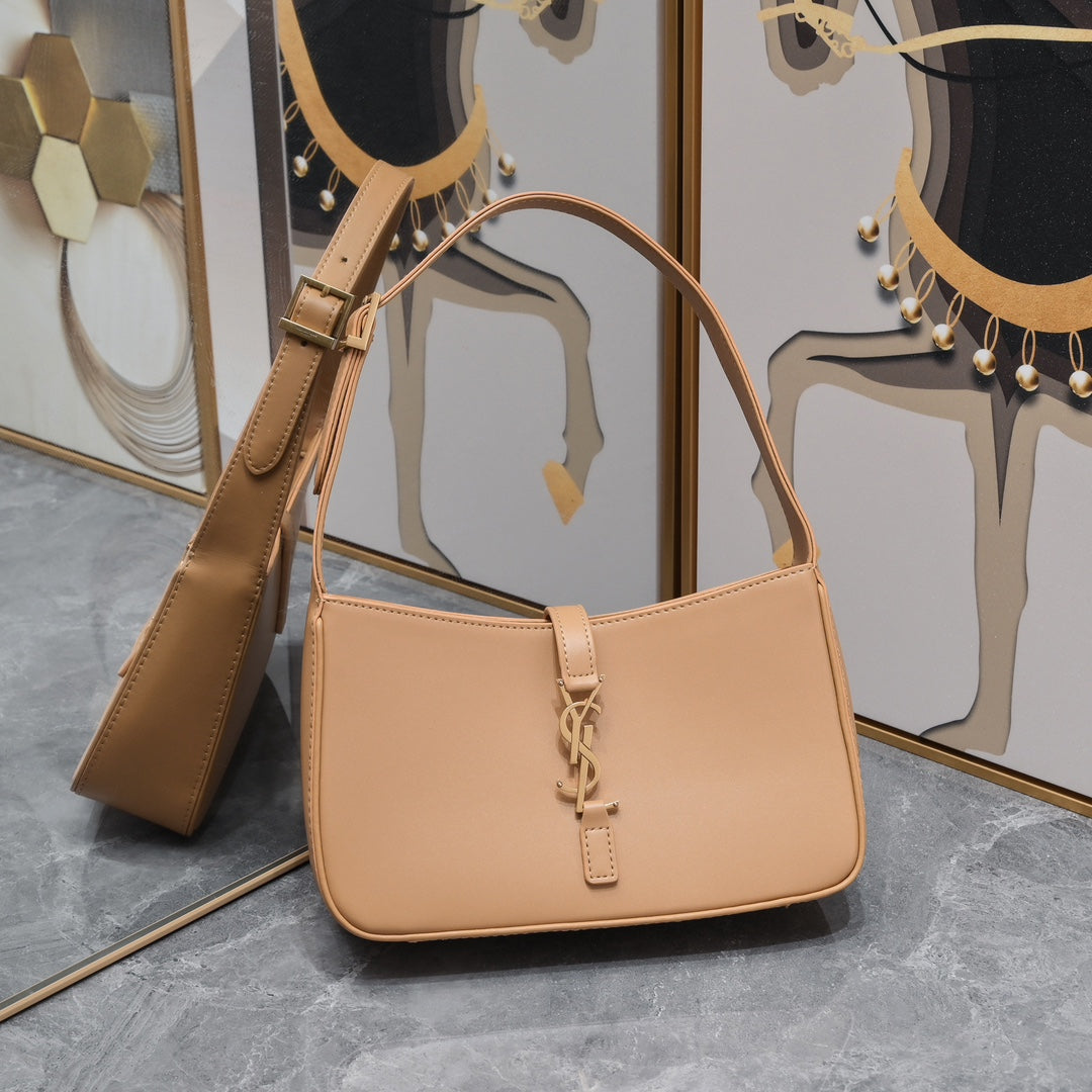 LE 5 À 7 Shoulder Bag – Inspired by French Cinema