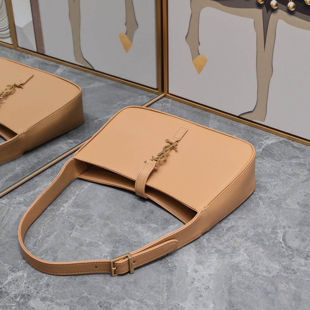 LE 5 À 7 Shoulder Bag – Inspired by French Cinema
