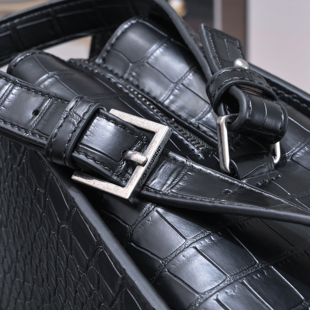 Crocodile-Embossed Calfskin Shopping Bag – 3-Way Luxury Carry