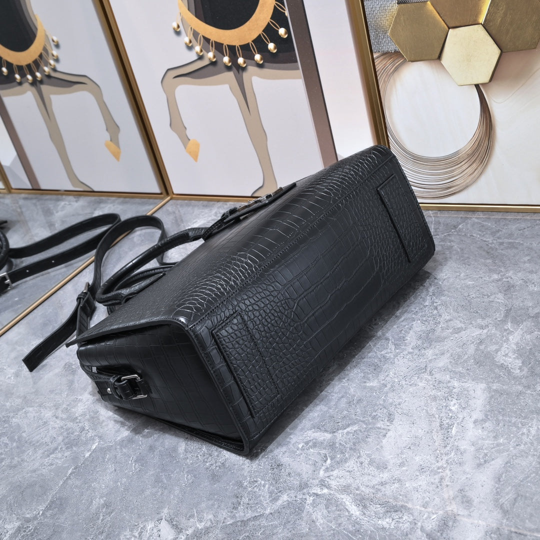 Crocodile-Embossed Calfskin Shopping Bag – 3-Way Luxury Carry
