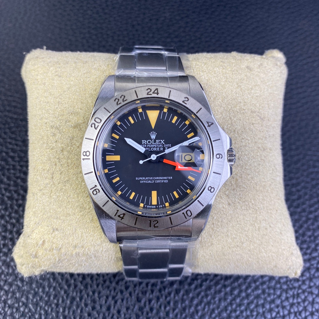 Vintage Explorer GMT –  Stainless Steel Retro Timepiece