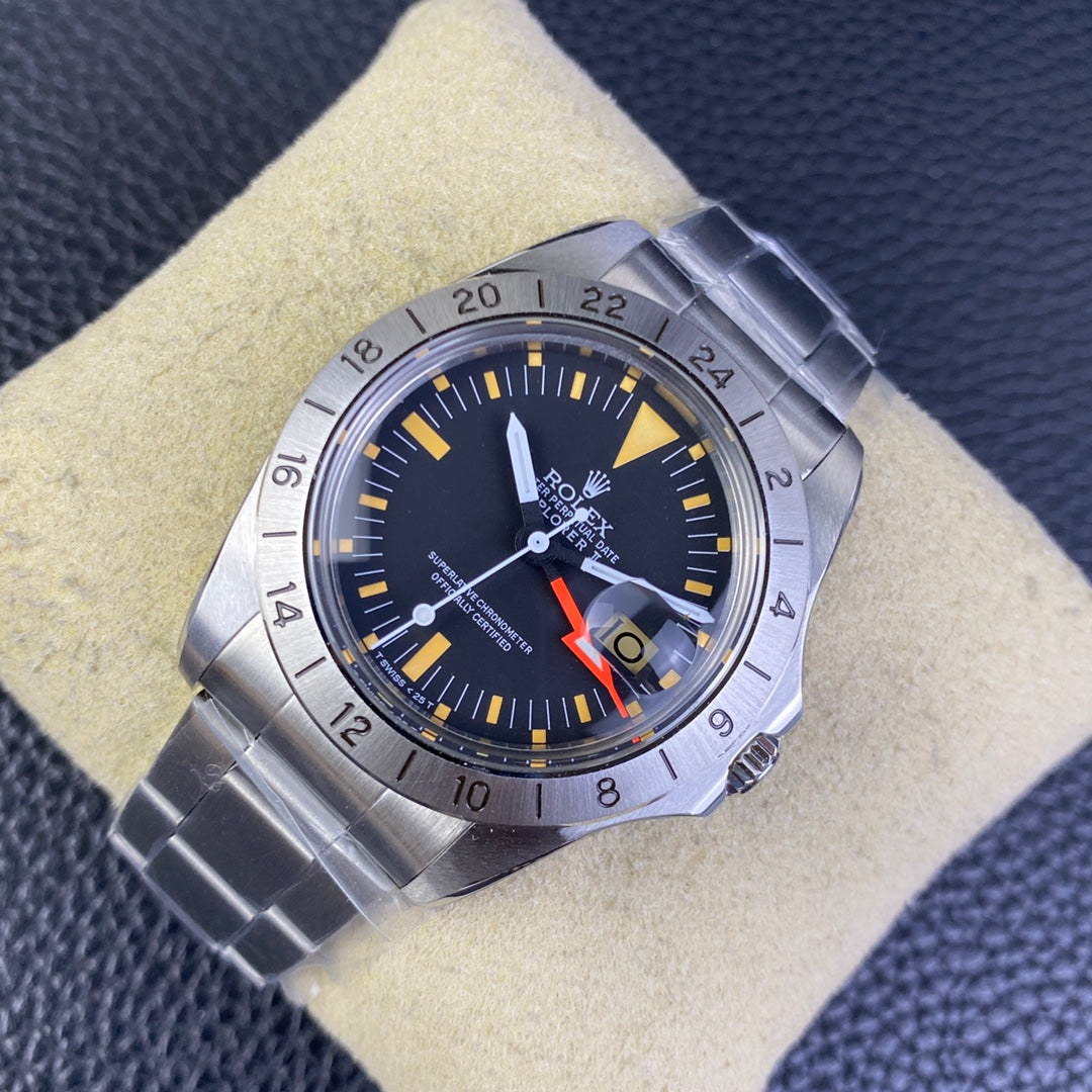 Vintage Explorer GMT –  Stainless Steel Retro Timepiece