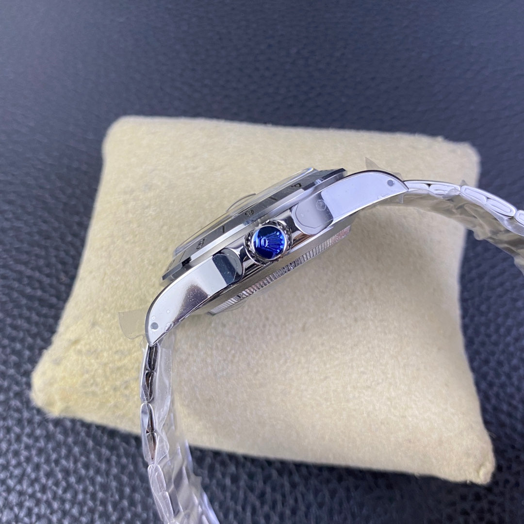 Vintage Explorer GMT –  Stainless Steel Retro Timepiece