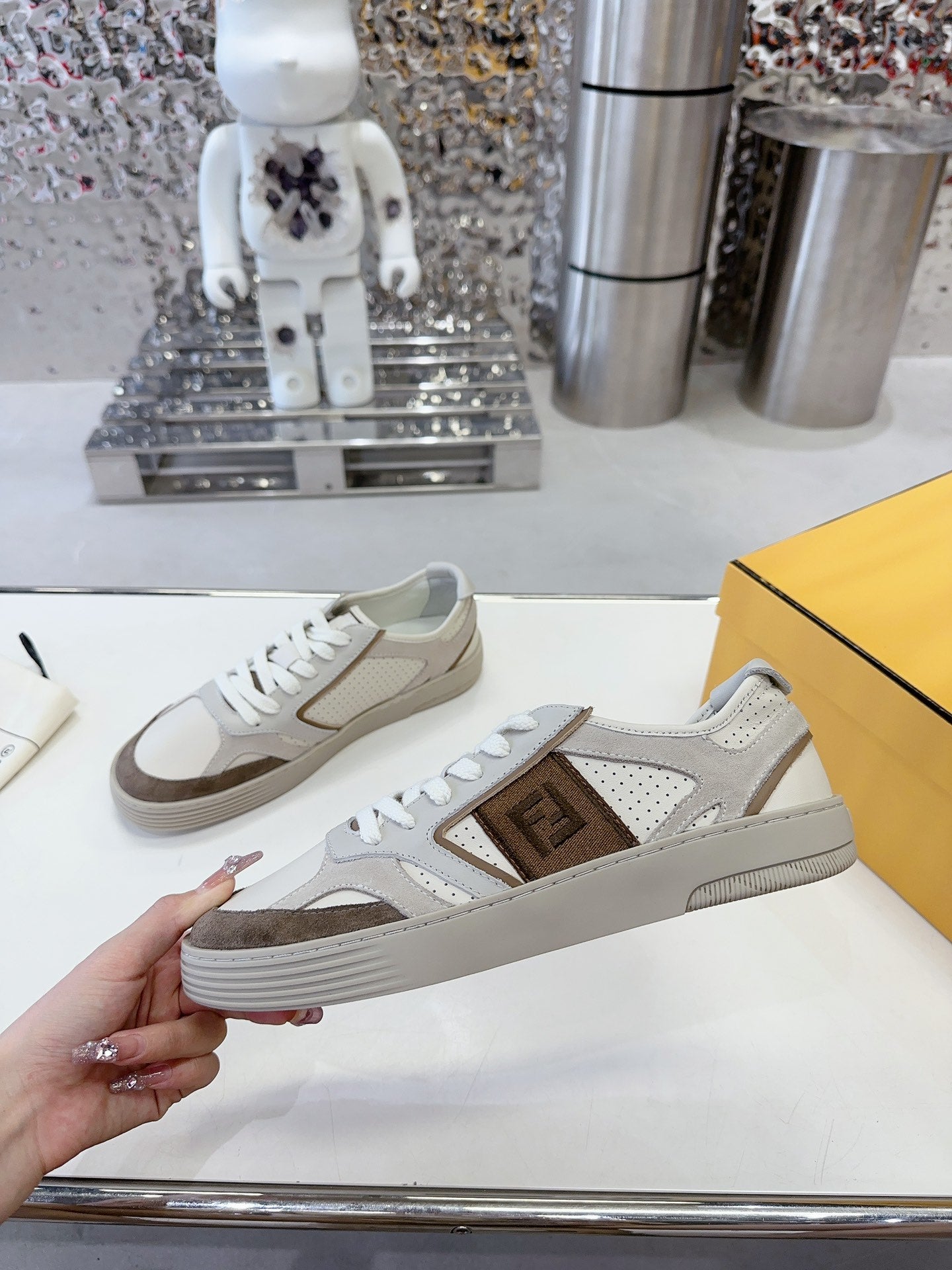 FENDI Casual Leather Sneakers