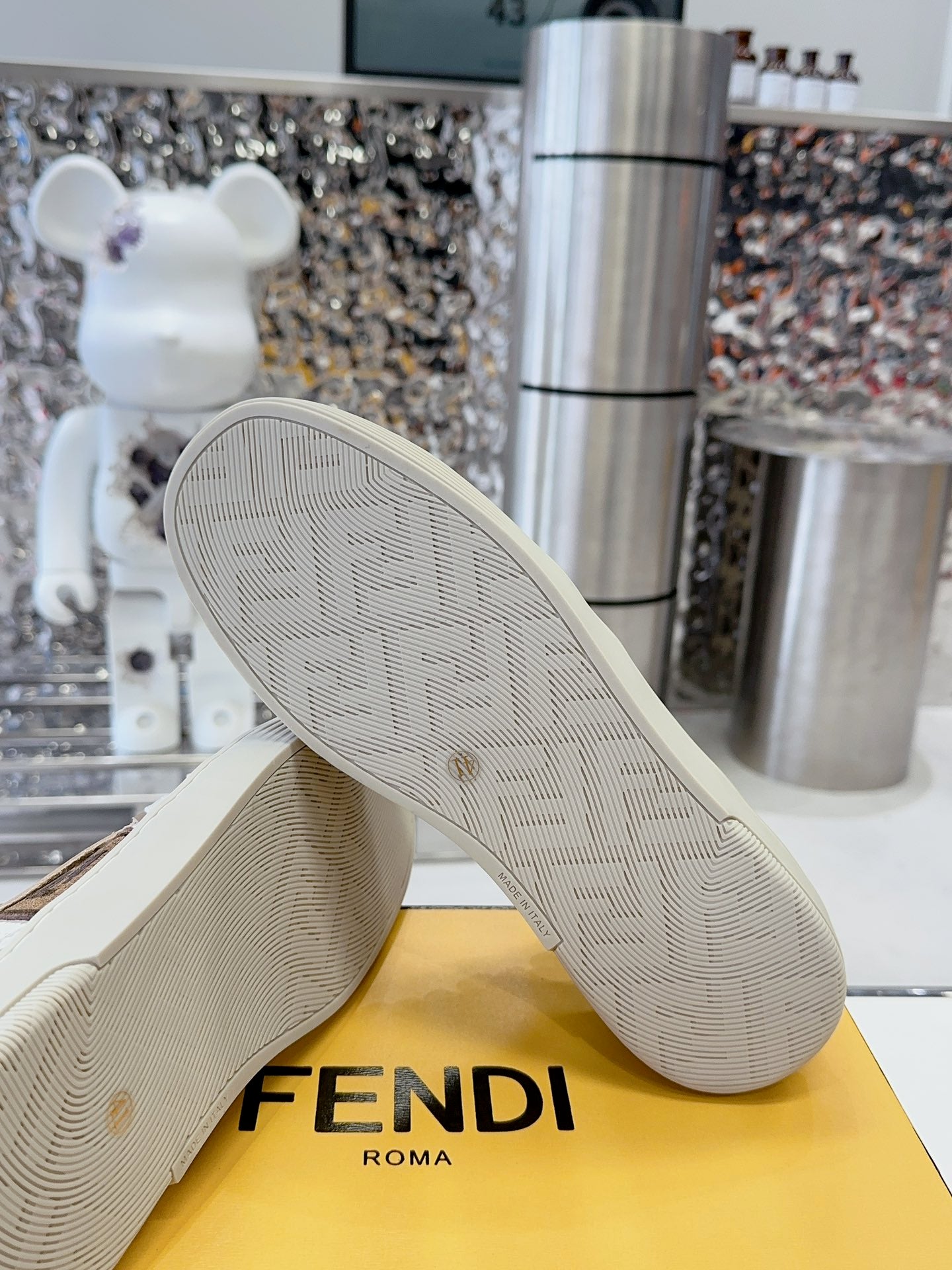 FENDI Casual Leather Sneakers