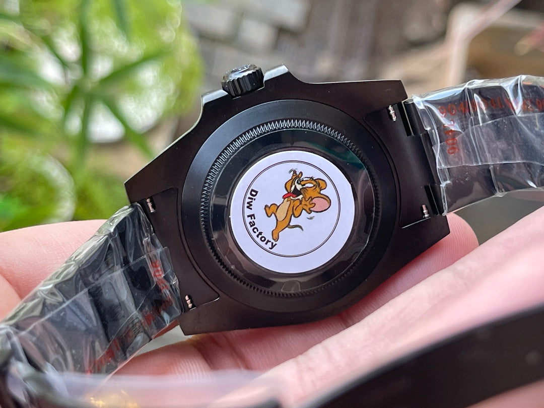 Submariner Parakeet – Custom Carbon Bezel & Enamel Dial Watch