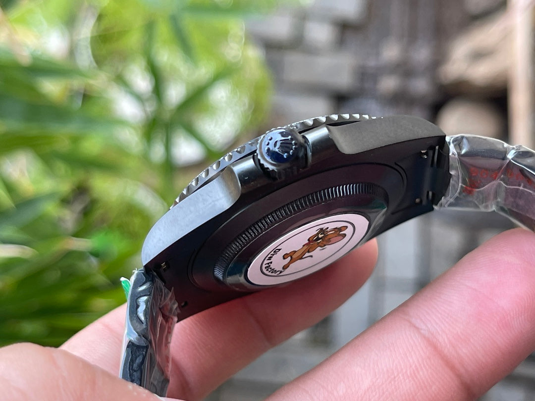 Submariner Parakeet – Custom Carbon Bezel & Enamel Dial Watch