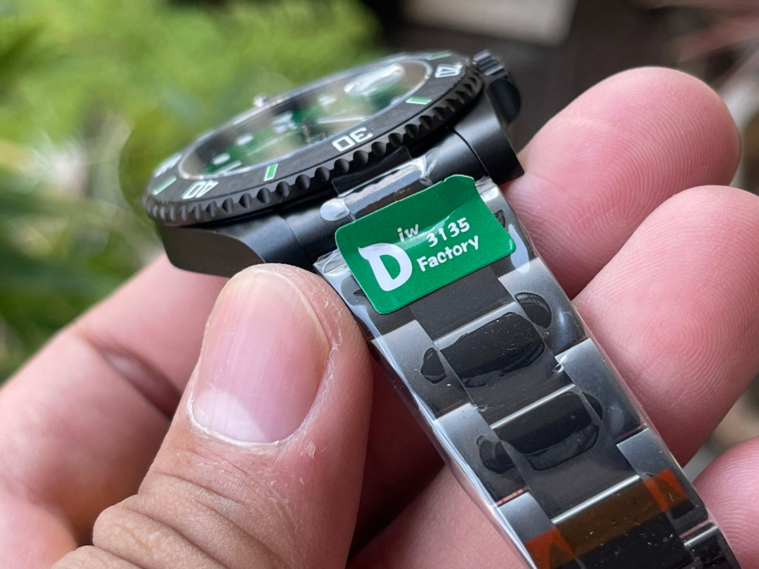 Submariner Parakeet – Custom Carbon Bezel & Enamel Dial Watch