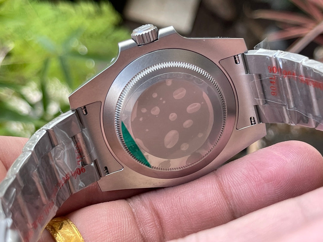 Submariner Parakeet – Custom Carbon Bezel & Enamel Dial