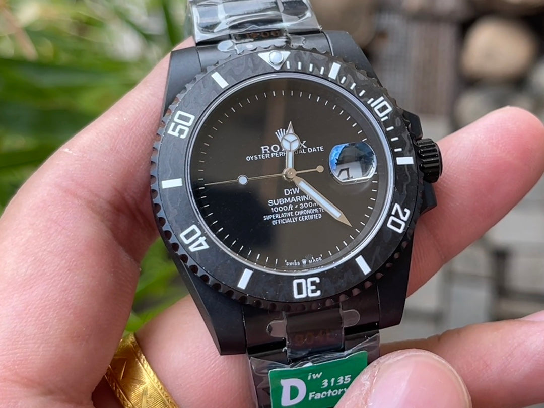 Submariner Parakeet – Custom Carbon Bezel & Enamel Dial (40mm)