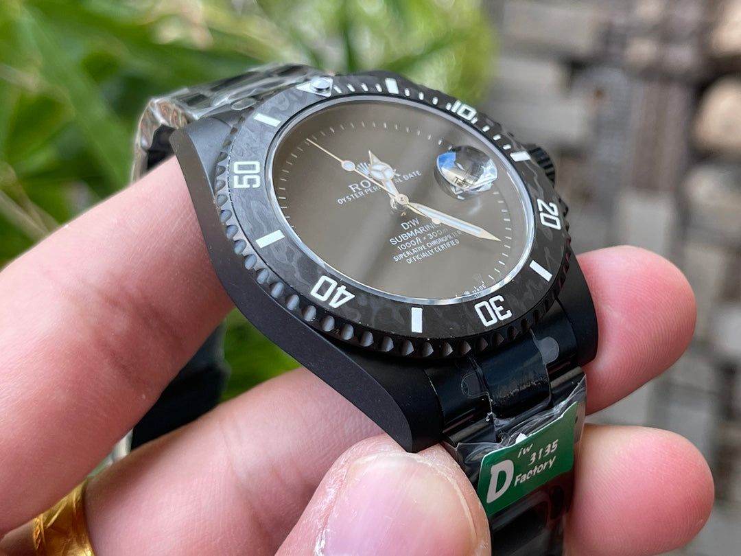 Submariner Parakeet – Custom Carbon Bezel & Enamel Dial (40mm)