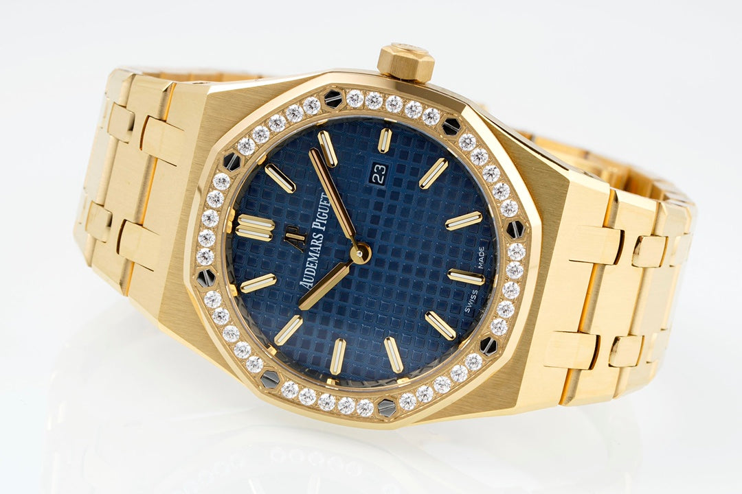 Audemars Piguet Royal Oak Ladies Watch – Sparkle Like a Goddess!
