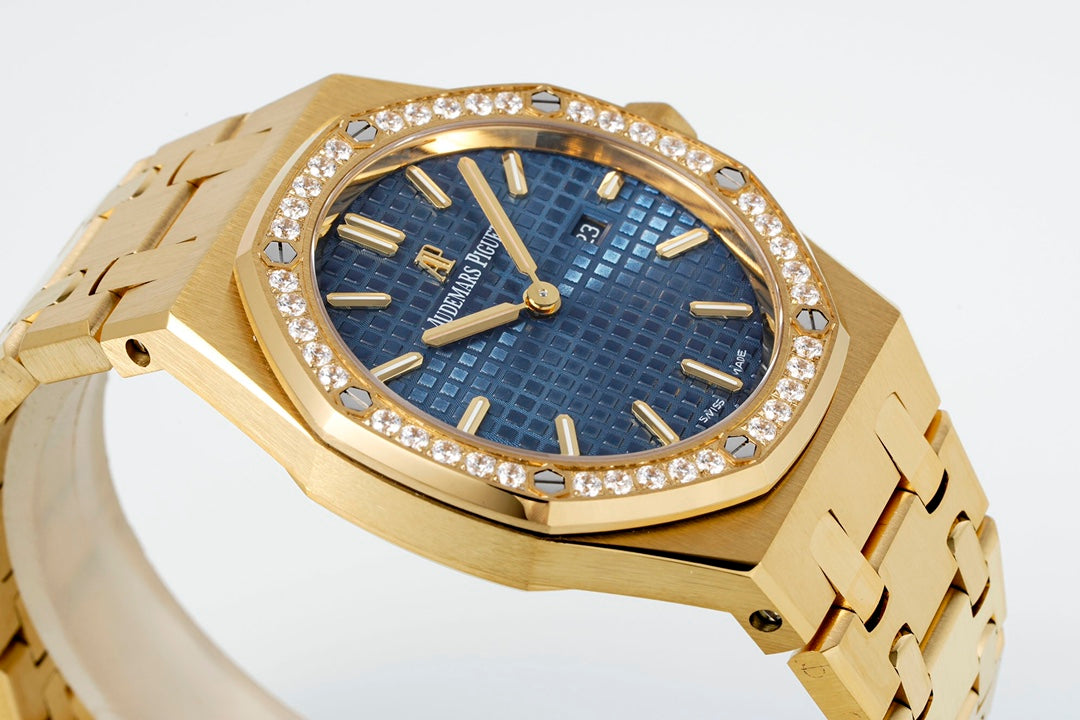 Audemars Piguet Royal Oak Ladies Watch – Sparkle Like a Goddess!