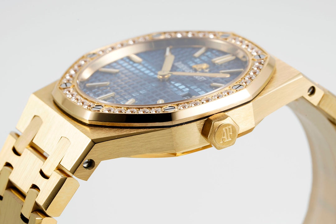 Audemars Piguet Royal Oak Ladies Watch – Sparkle Like a Goddess!