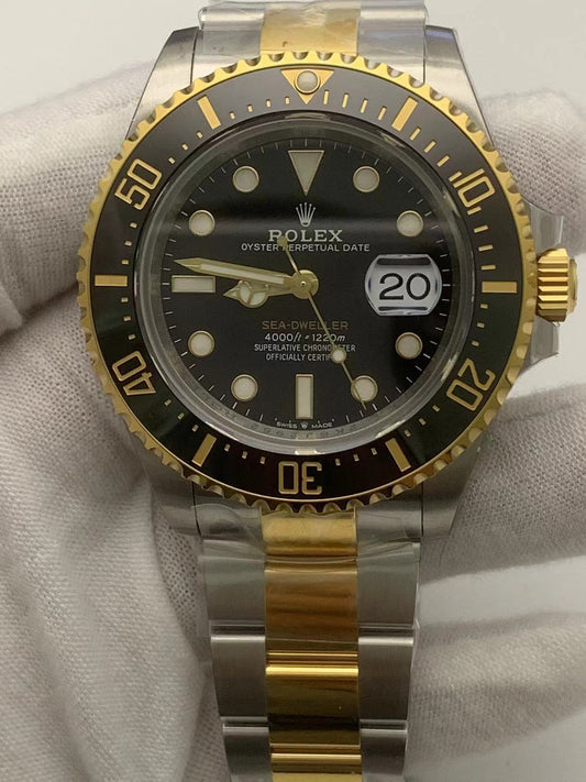Rolex Sea-Dweller 43mm – Deep Dive Precision in 904L Oystersteel
