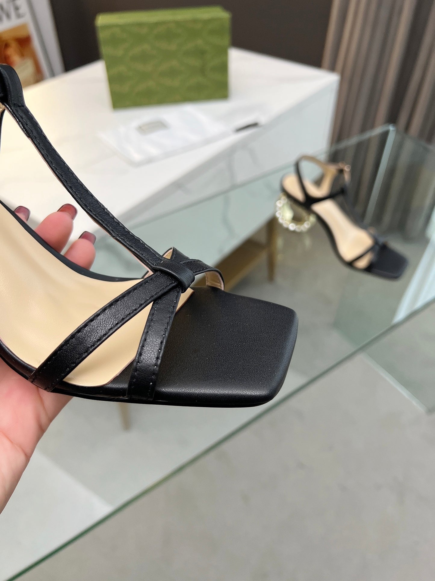 2024 Gucci-Inspired Cowhide Thick Heel with Rhinestone Detail – 6.5cm