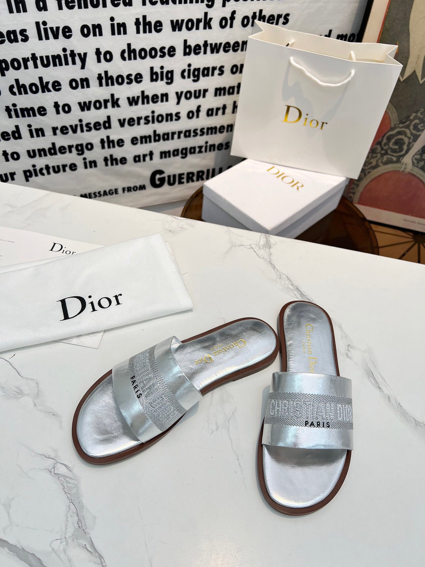 DIOR 2024 Spring/Summer Embroidered Logo Slides – Must-Have