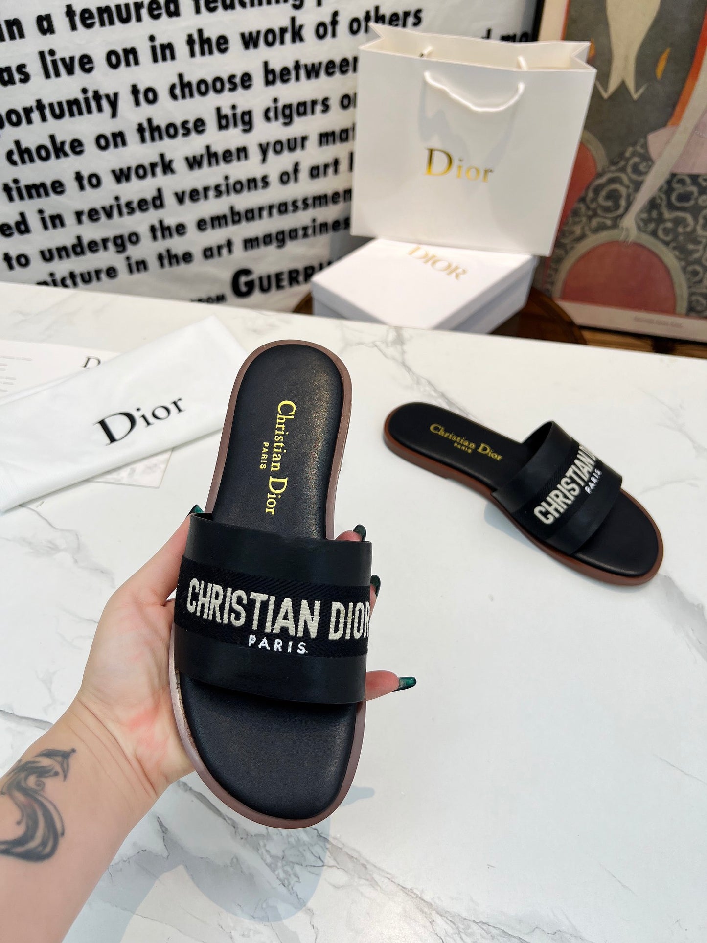 DIOR 2024 Spring/Summer Embroidered Logo Slides – Must-Have