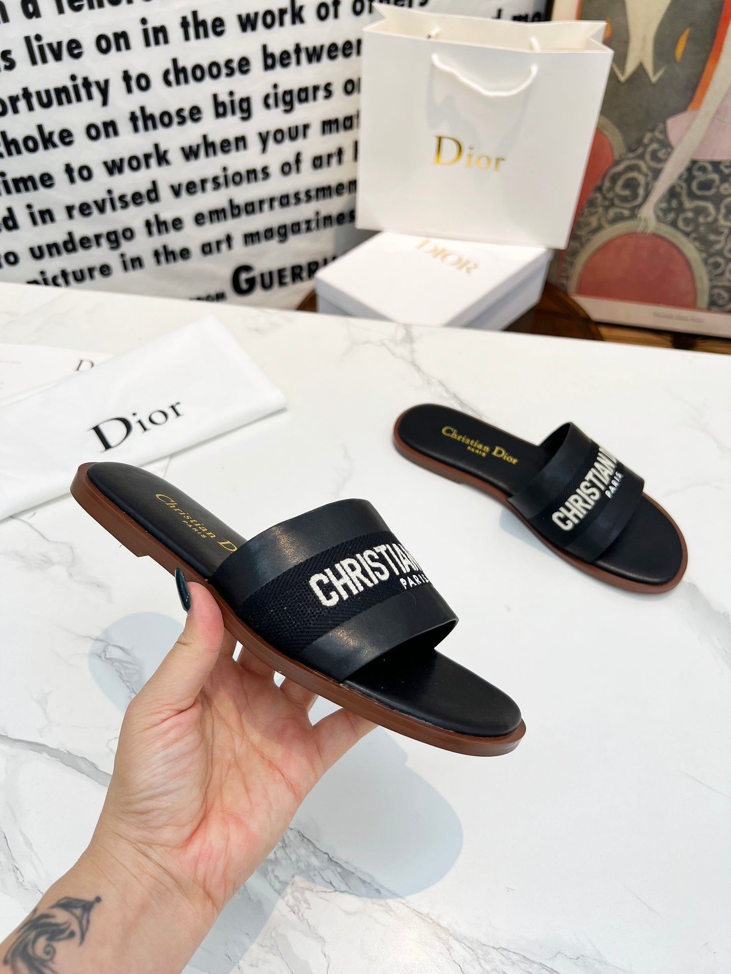 DIOR 2024 Spring/Summer Embroidered Logo Slides – Must-Have