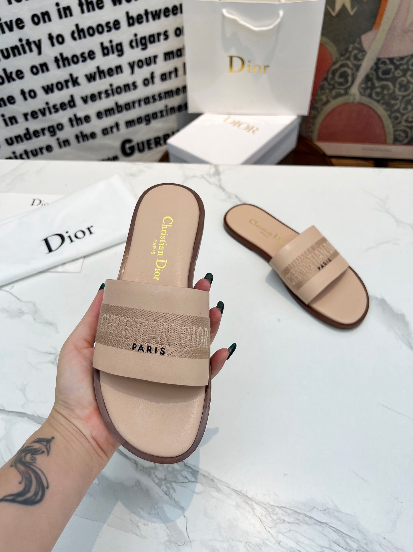 DIOR 2024 Spring/Summer Embroidered Logo Slides – Must-Have