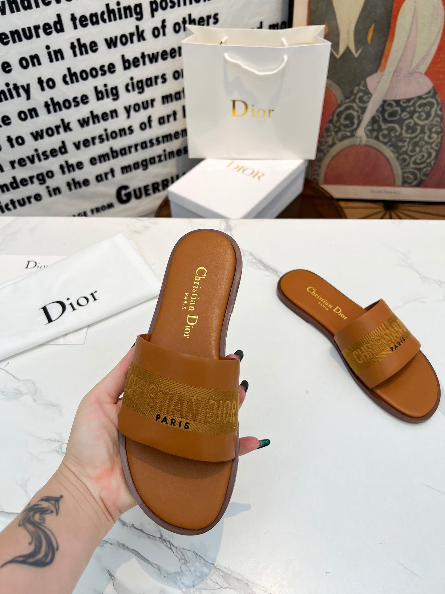 DIOR 2024 Spring/Summer Embroidered Logo Slides – Must-Have