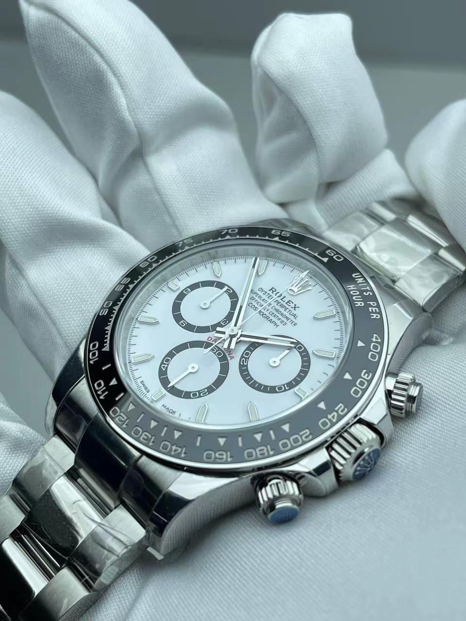 Rolex Cosmograph Daytona 126500LN – White Dial