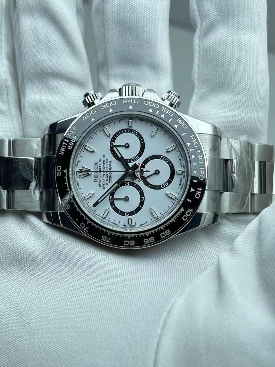 Rolex Cosmograph Daytona 126500LN – White Dial