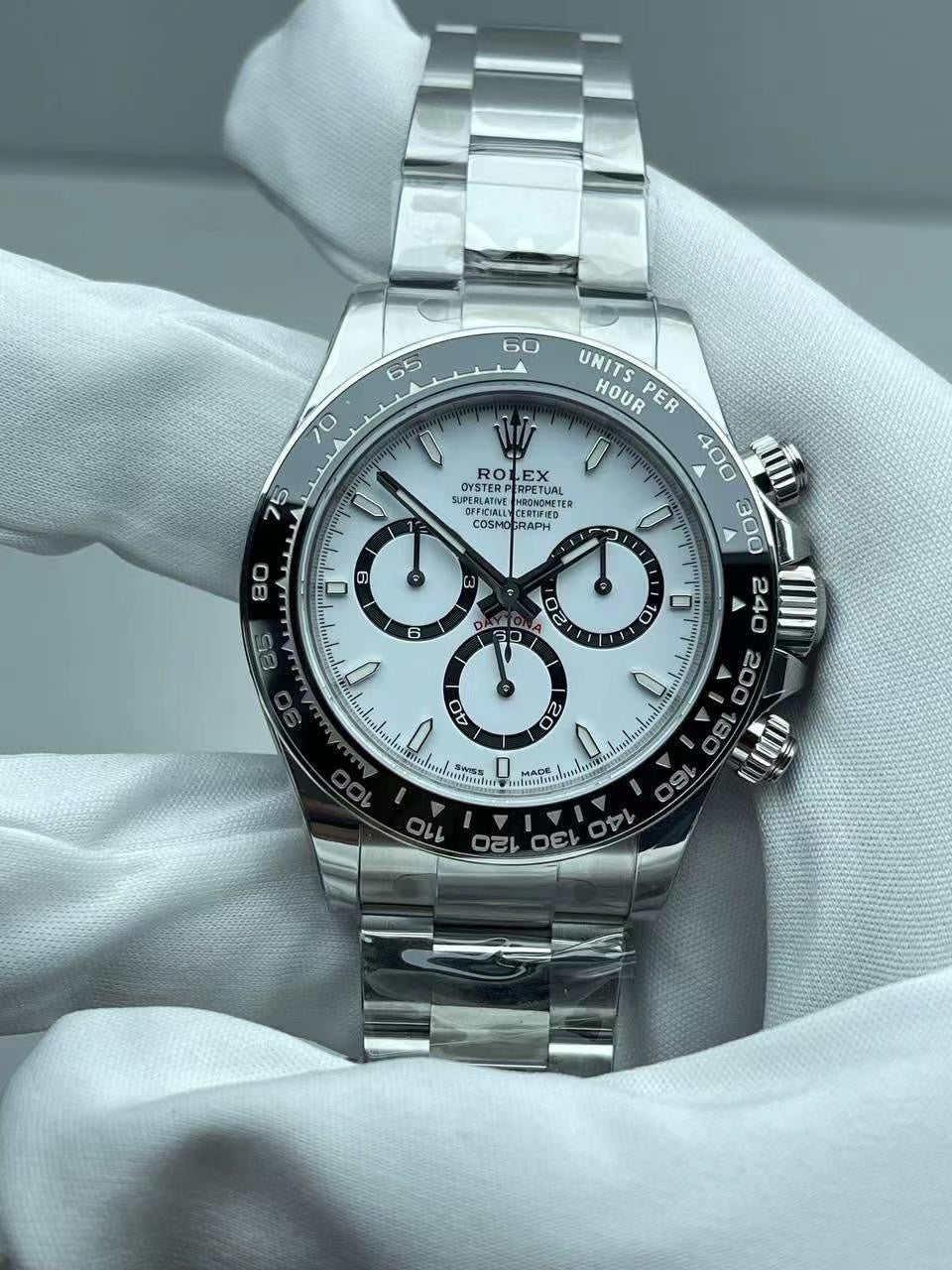 Rolex Cosmograph Daytona 126500LN – White Dial