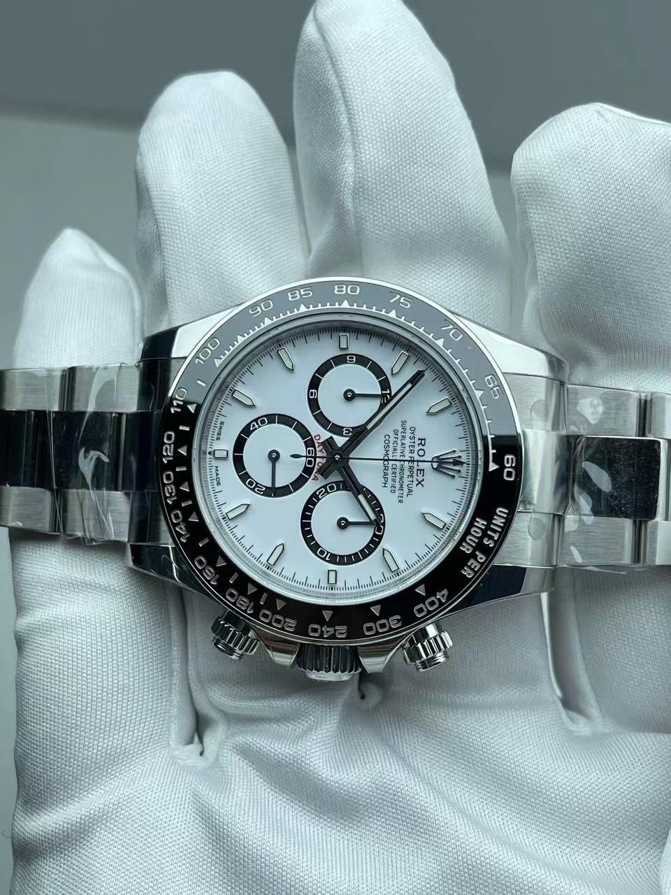 Rolex Cosmograph Daytona 126500LN – White Dial