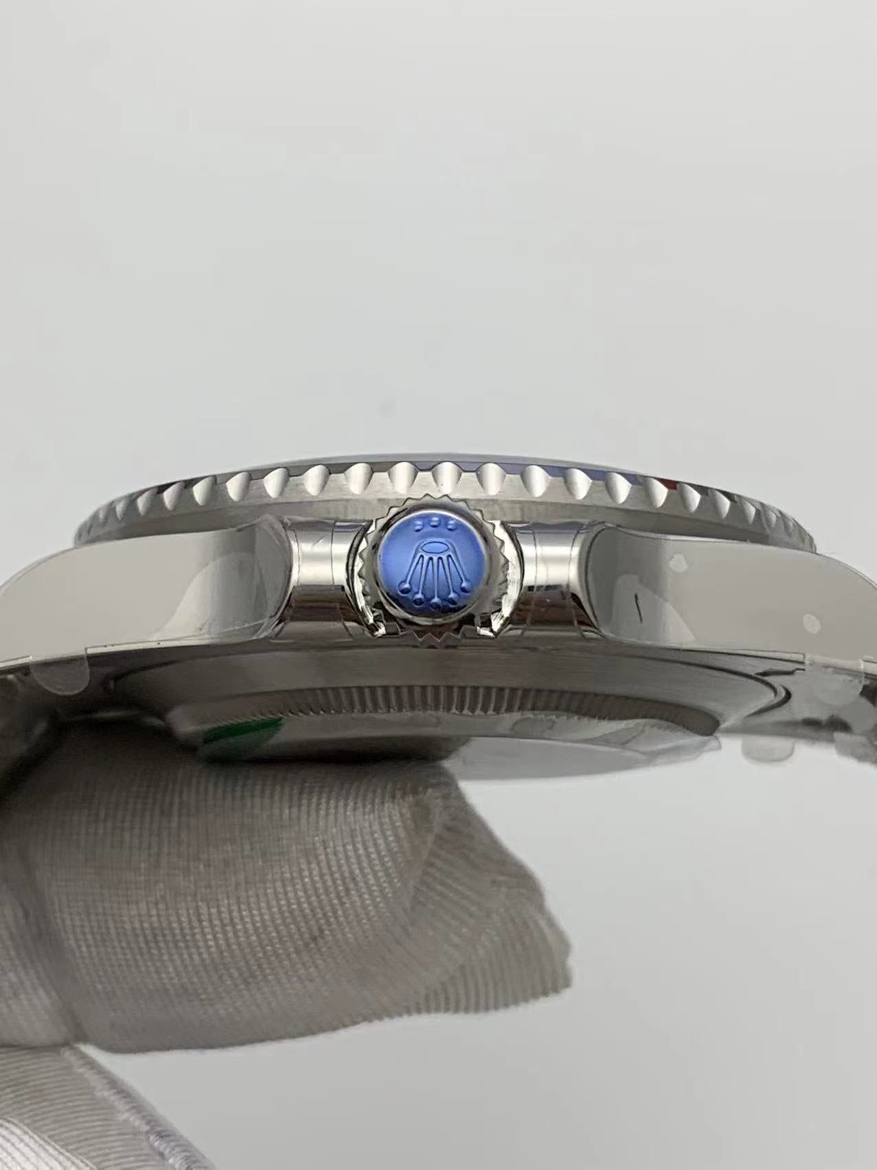 GMT B+ V2 – Precision Dual Timezone Automatic Watch