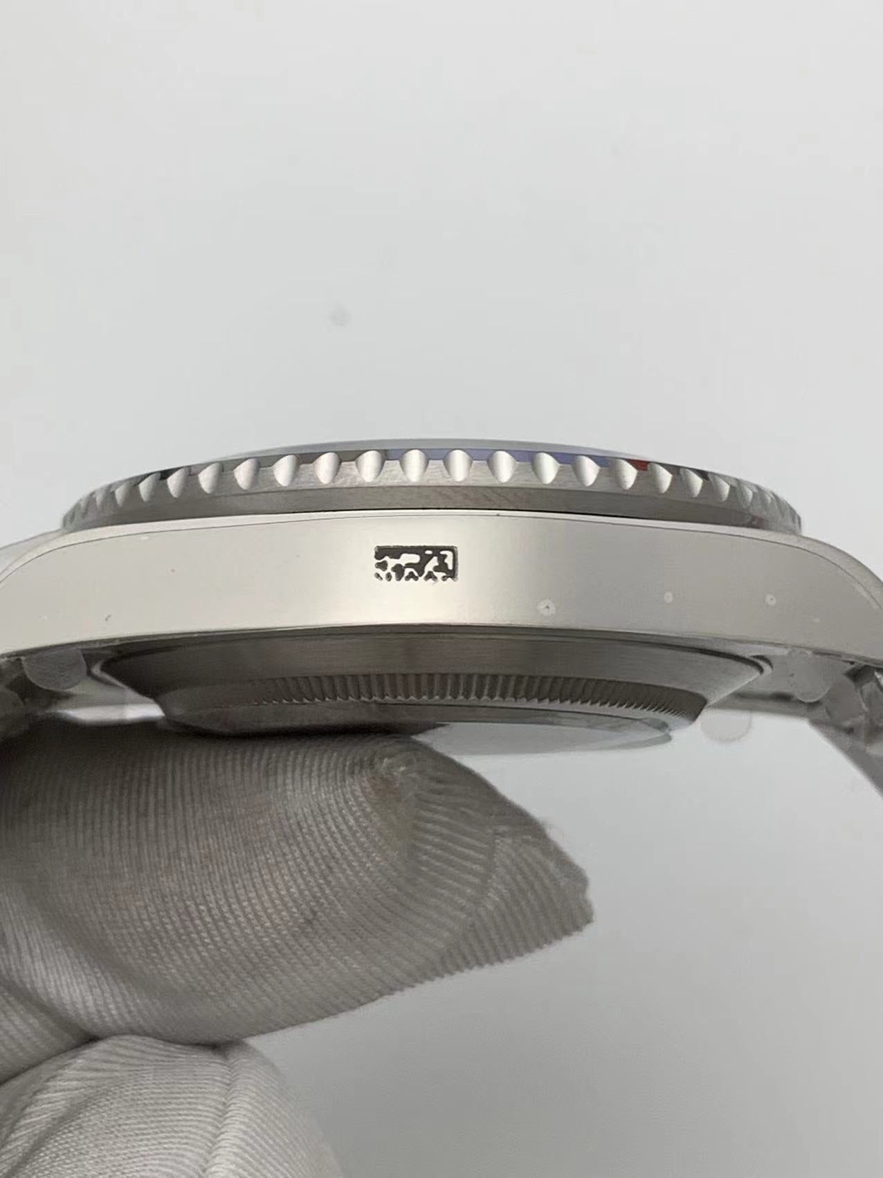 GMT – Dual-Time Precision Meets Modern Style