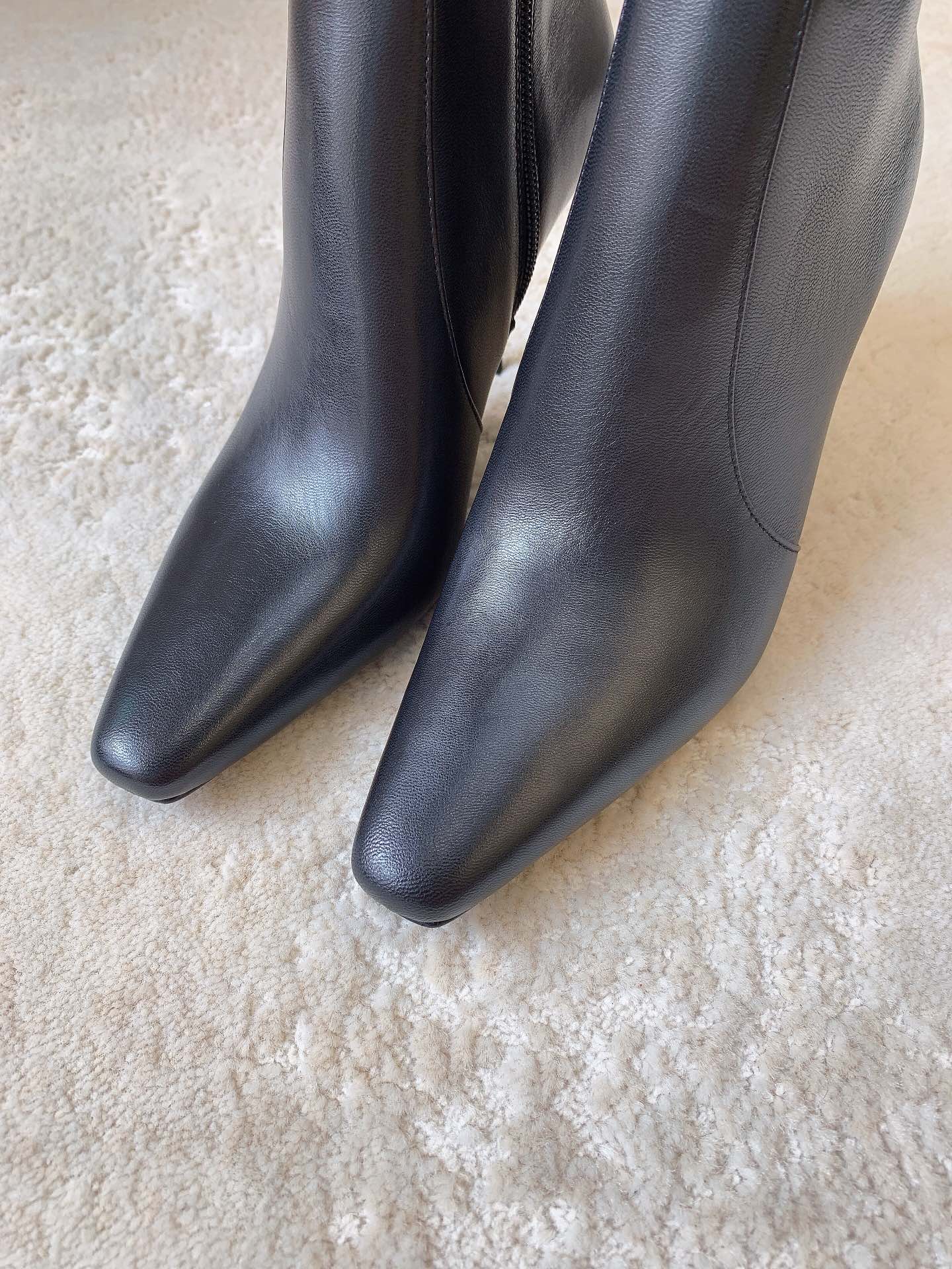 YSL Saint Laurent 24SS Black Ankle Boots – Chic & Edgy