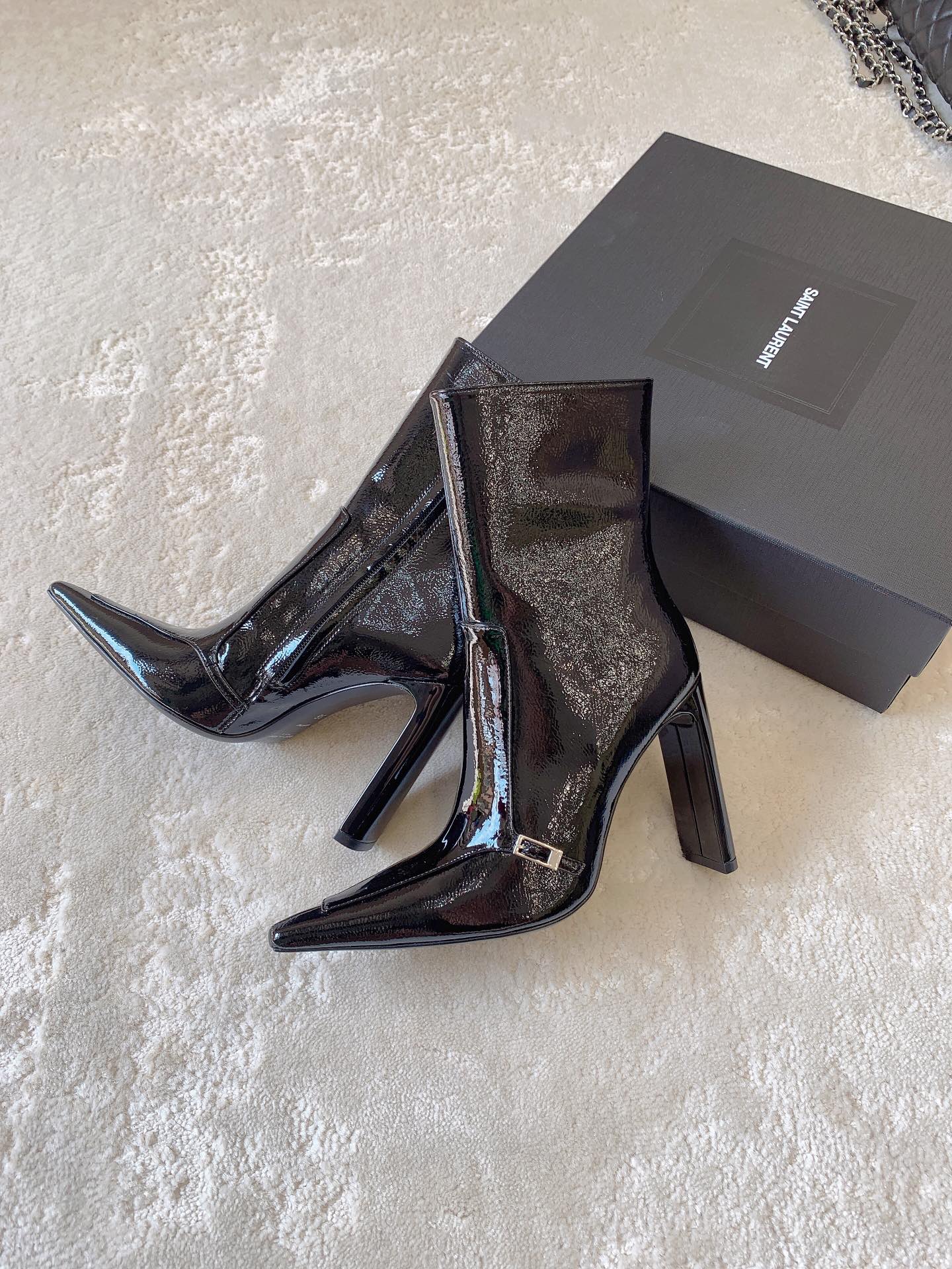 Saint Laurent 24SS Crinkled Patent Leather Ankle Boots – Fall Essential