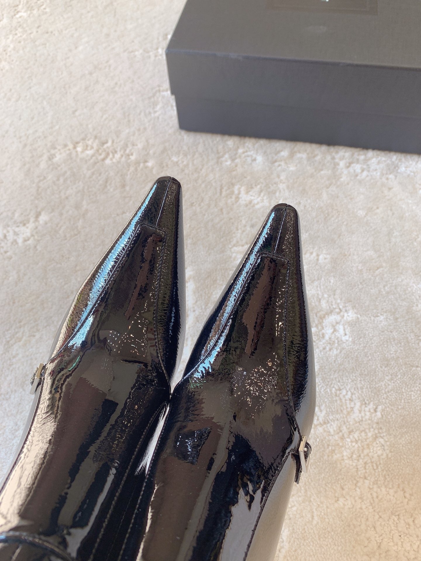Saint Laurent 24SS Crinkled Patent Leather Ankle Boots – Chic & Bold