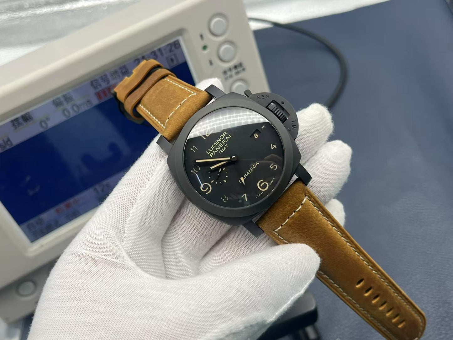 PAM441 V3 Upgrade – 44mm Classic Ceramic Watch