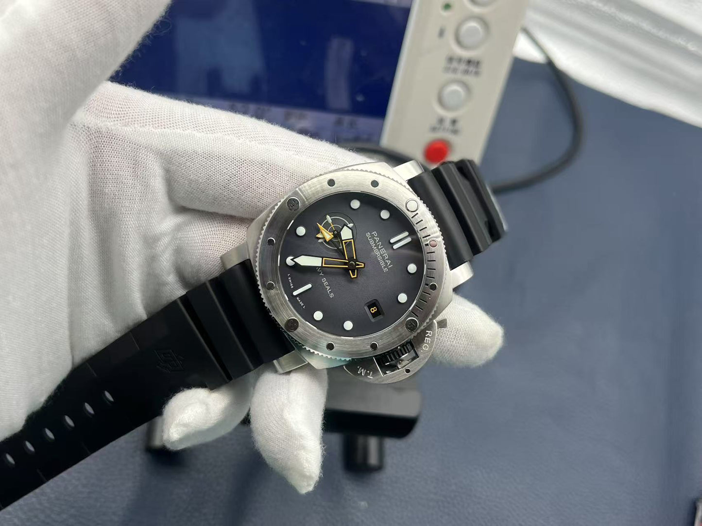 PAM1323 V3 Upgrade – 44mm Ceramic Dive Watch