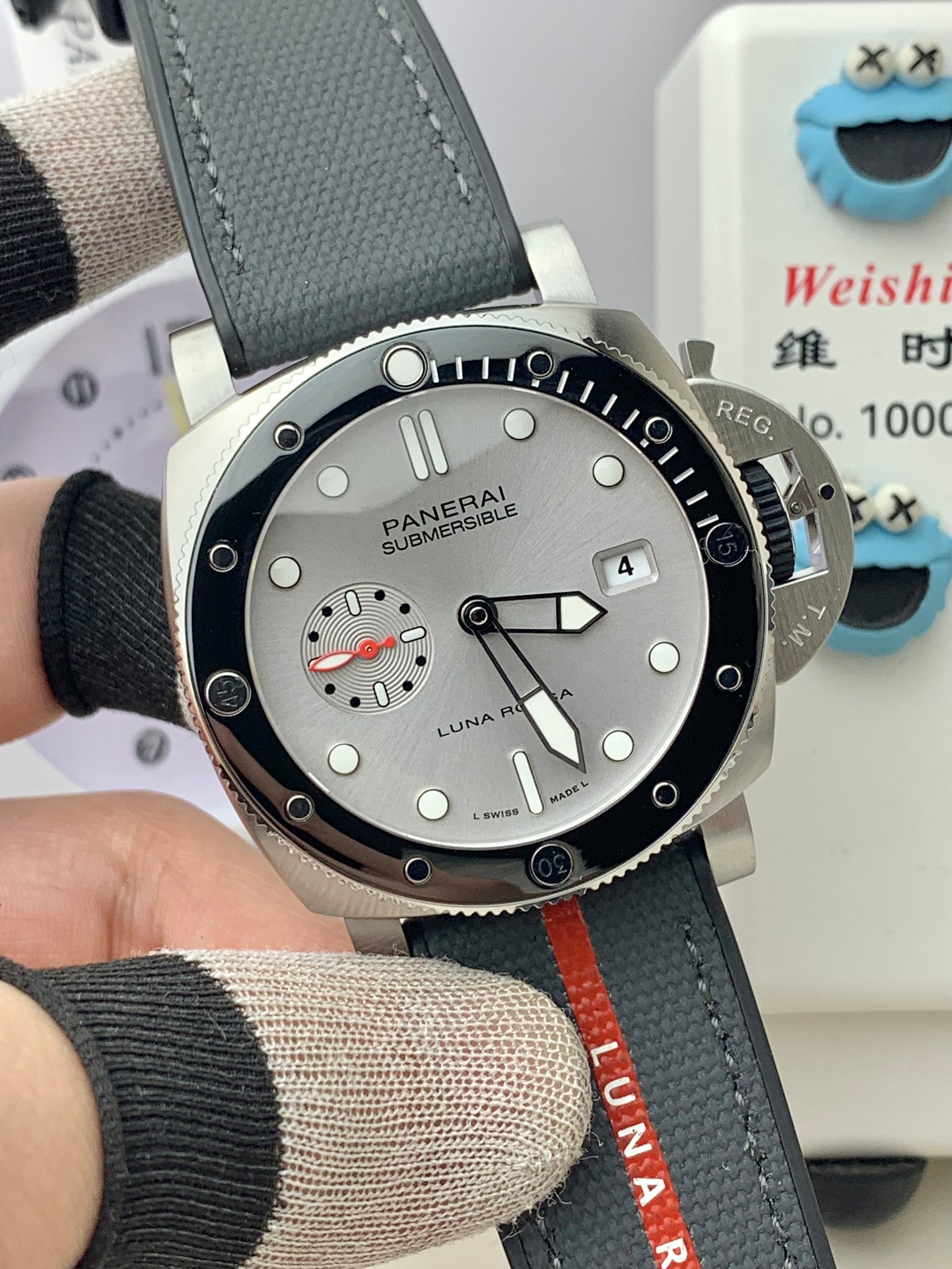 Panerai Submersible Luna Rossa PAM1681 – 44mm