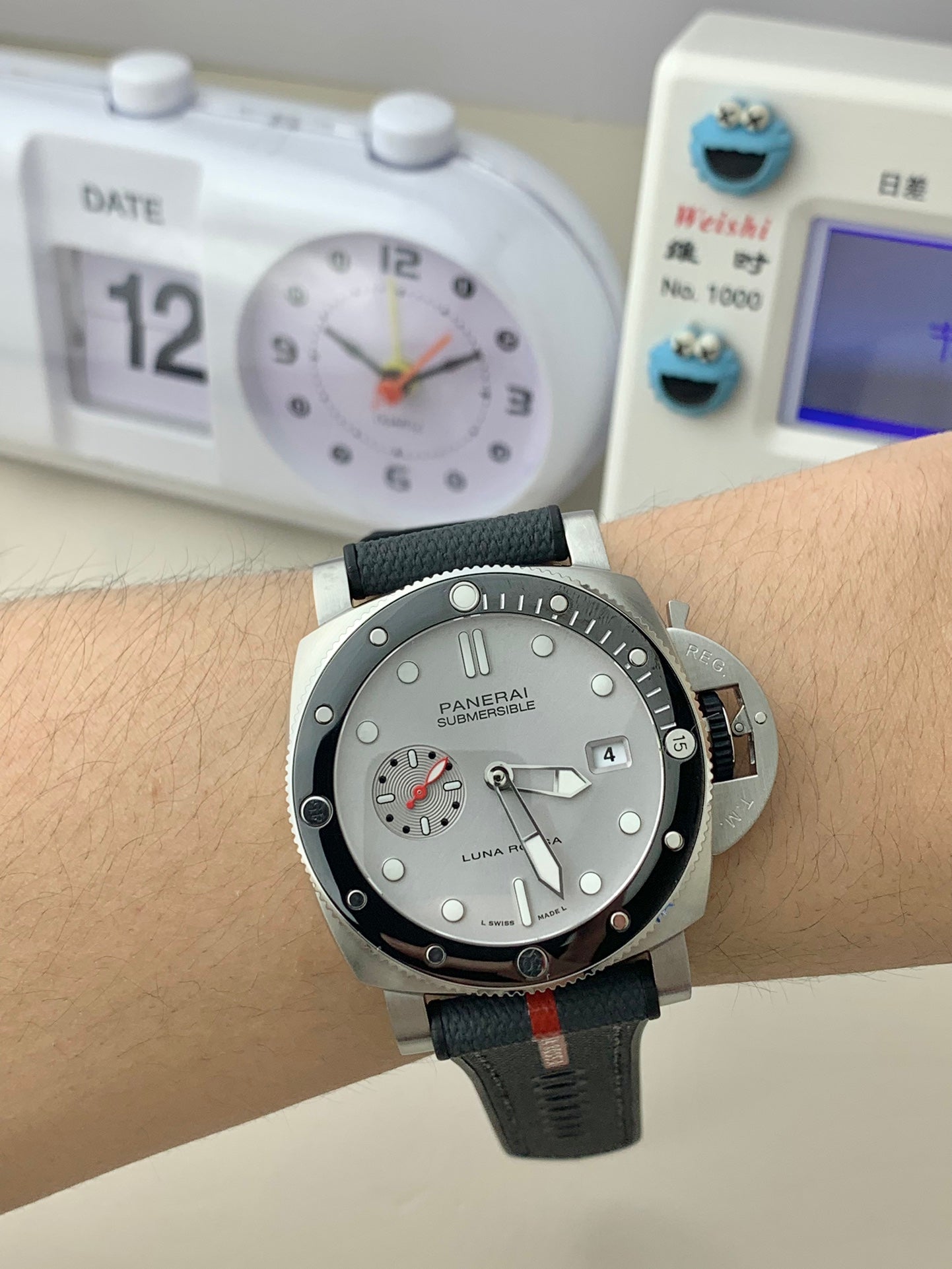 Panerai Submersible Luna Rossa PAM1681 – 44mm
