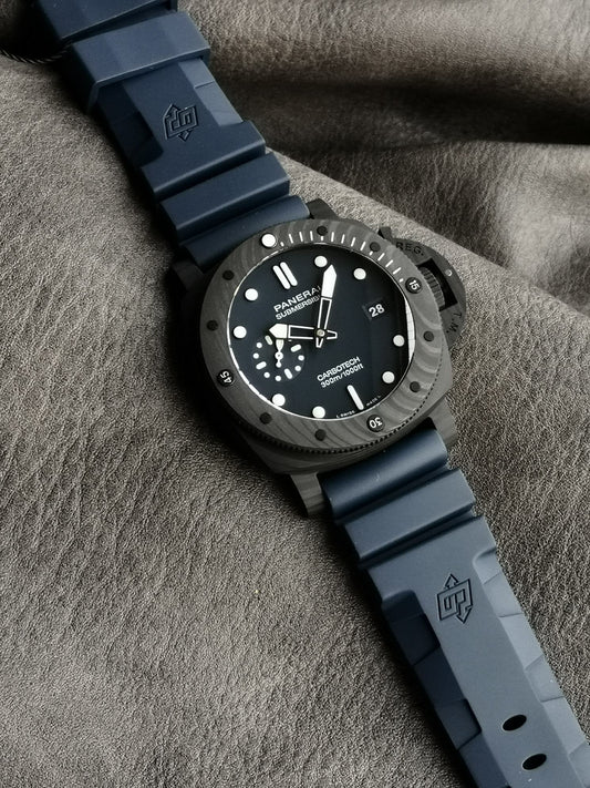 Panerai Submersible PAM1232 – 44mm Carbon Watch SB Limited Edition)